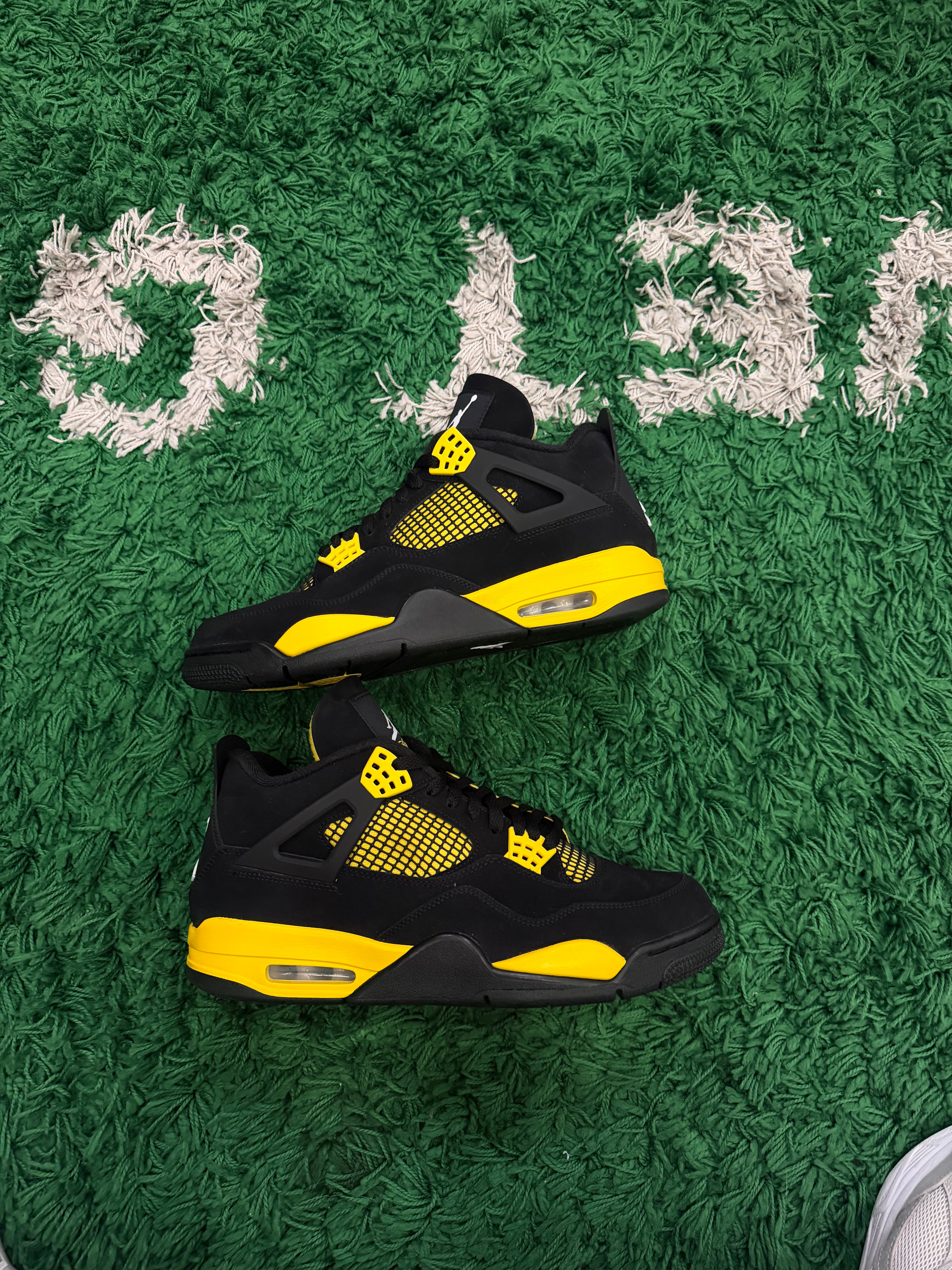 Jordan 4 Thunder (VNDS)