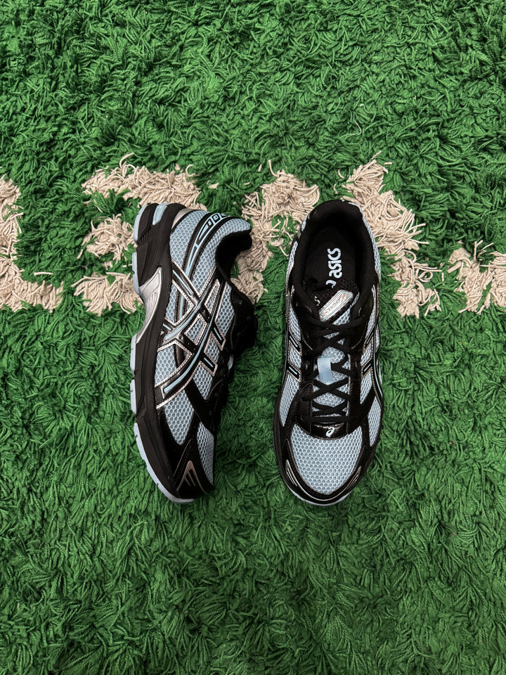 Asics 1130 Black Ice Blue (Tried on)