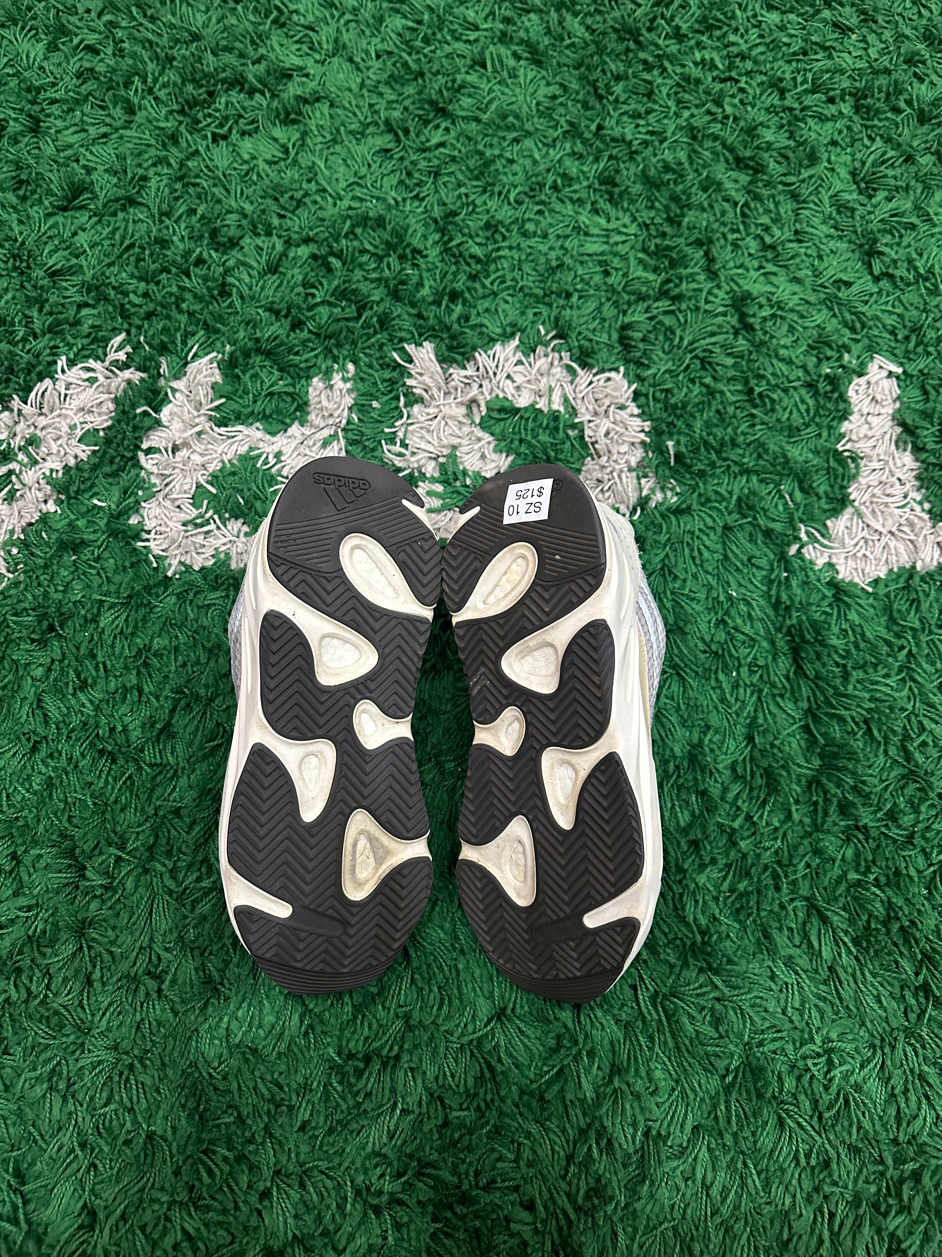 Yeezy 700 Cream (VNDS)