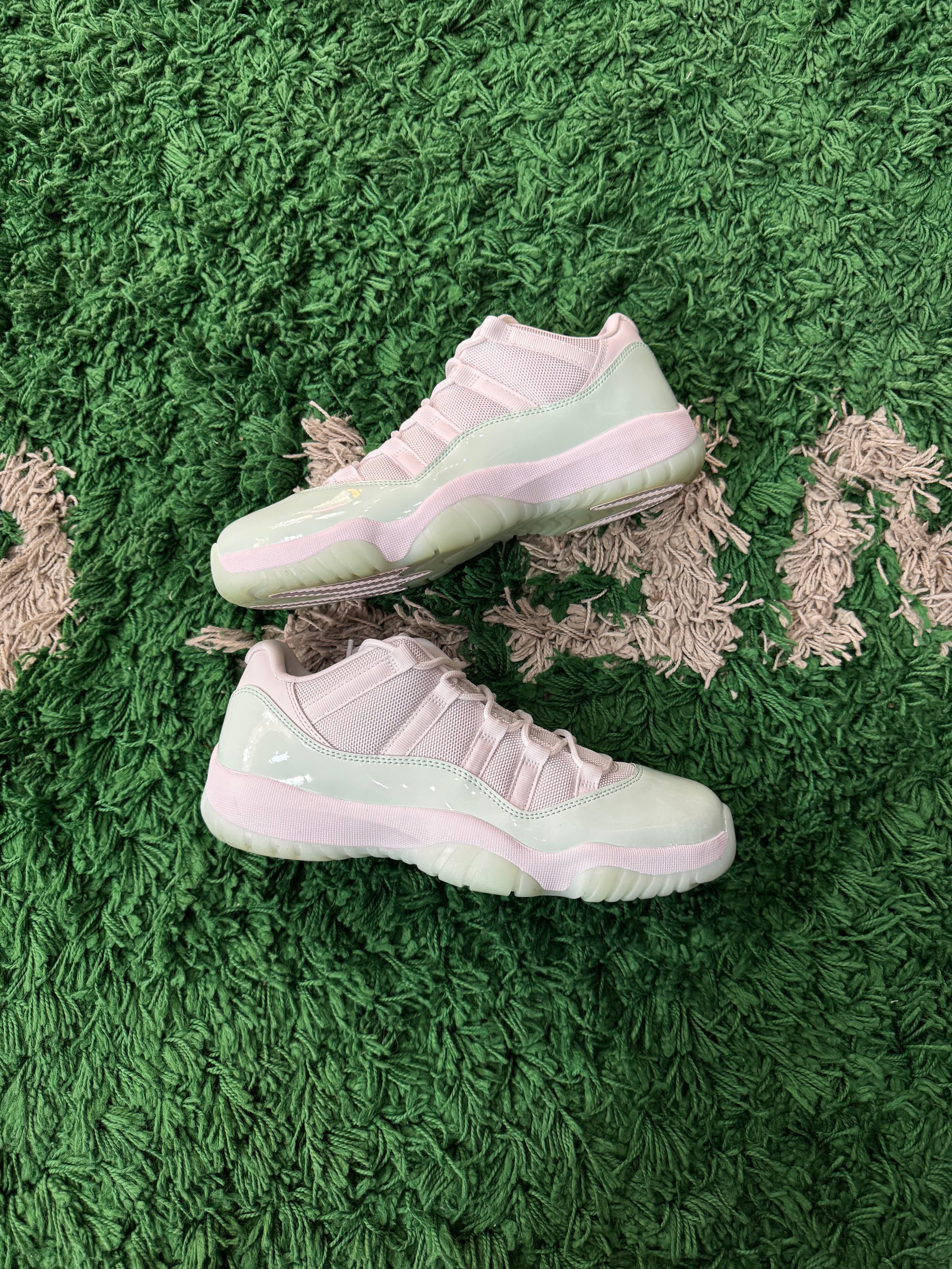 Jordan 11 Low Igloo (Worn once)
