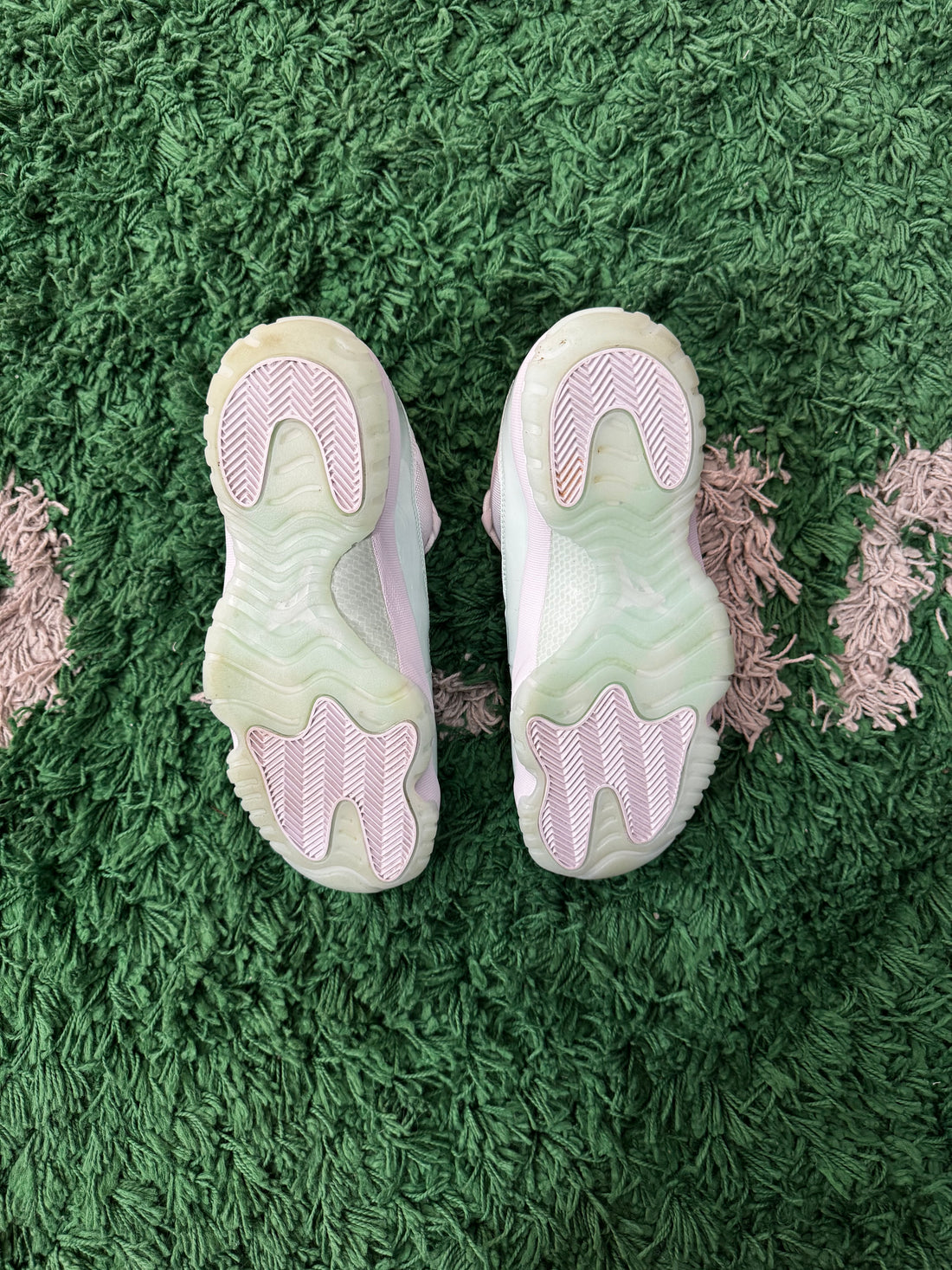 Jordan 11 Low Igloo (Worn once)