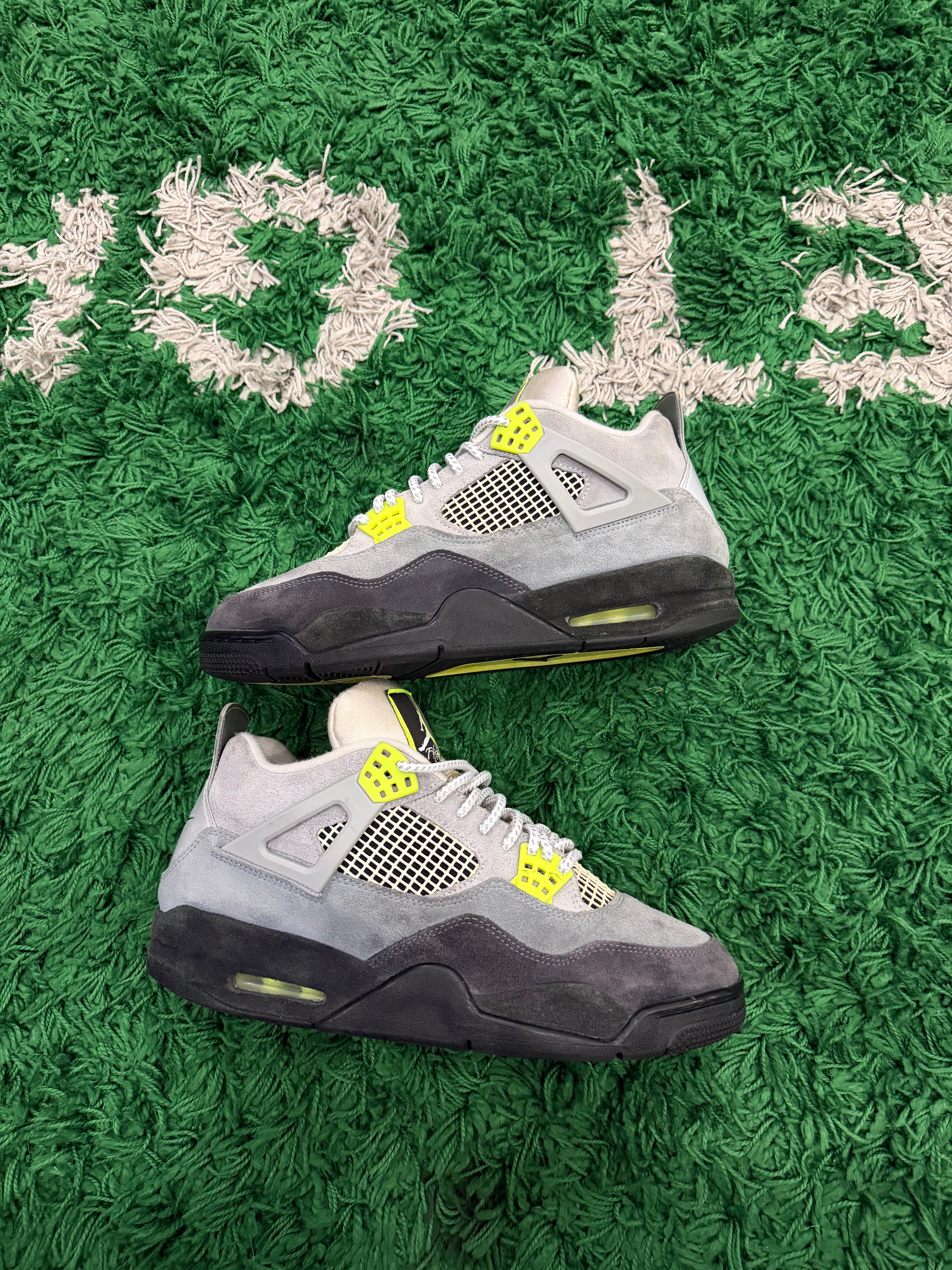 Jordan 4 Neon SE (VNDS)