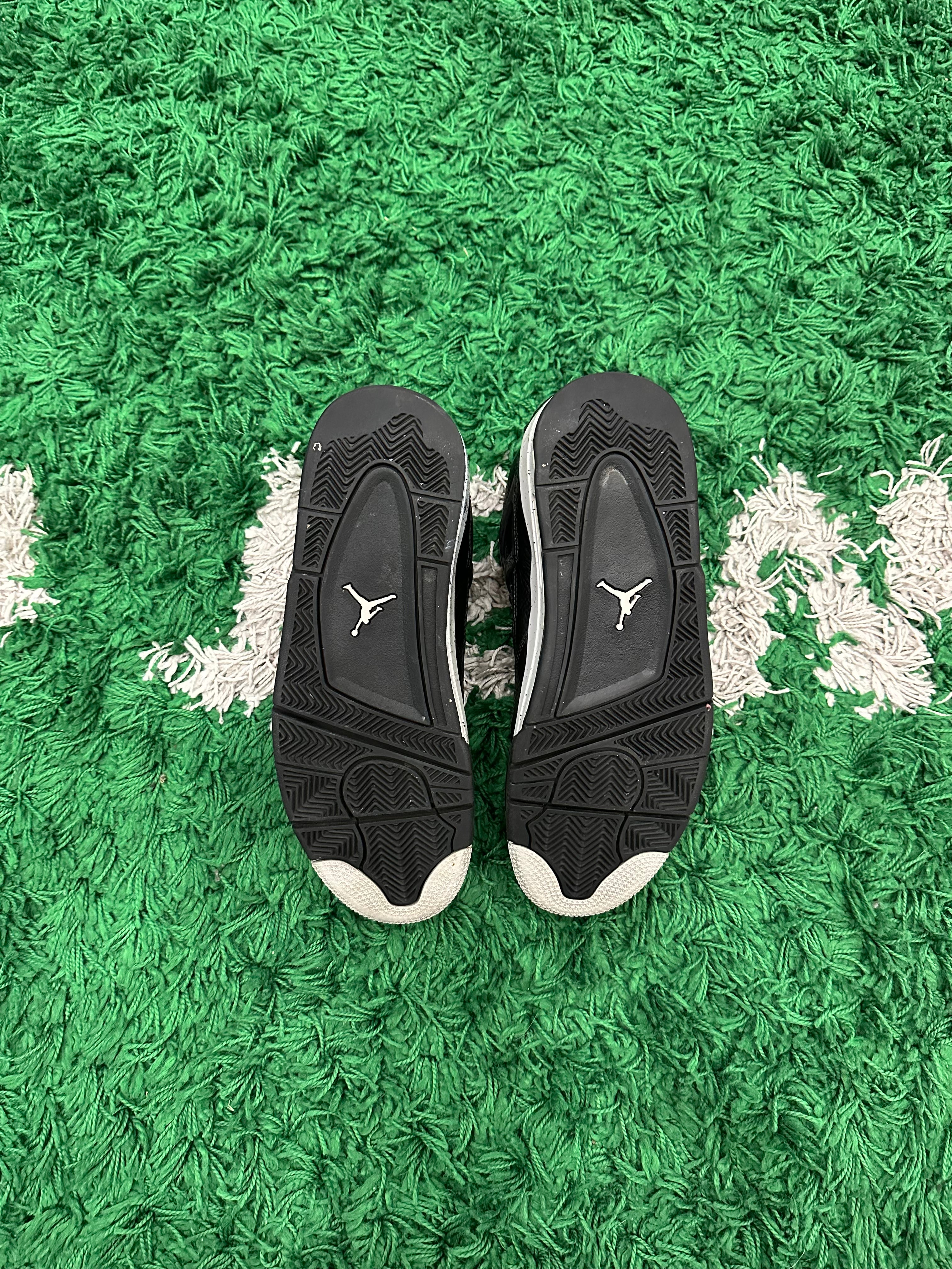 Jordan 4 Black Oreo (Preowned)